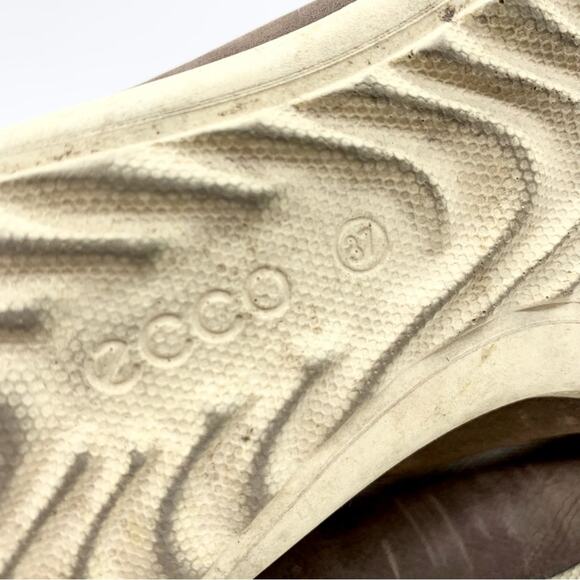 ECCO Crisp Leather Lace Up Sneaker In Taupe Size 37 Preppy Minimalist Coastal - Picture 10 of 13